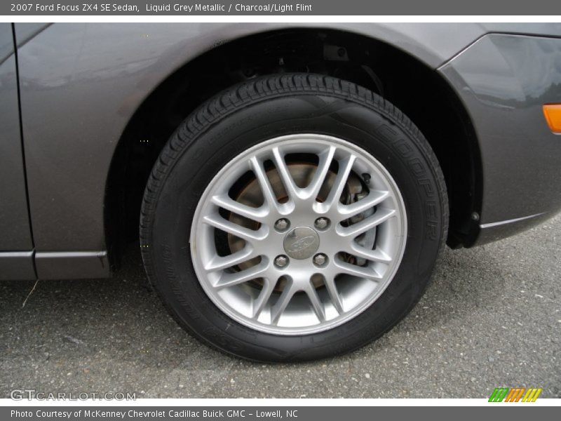 Liquid Grey Metallic / Charcoal/Light Flint 2007 Ford Focus ZX4 SE Sedan