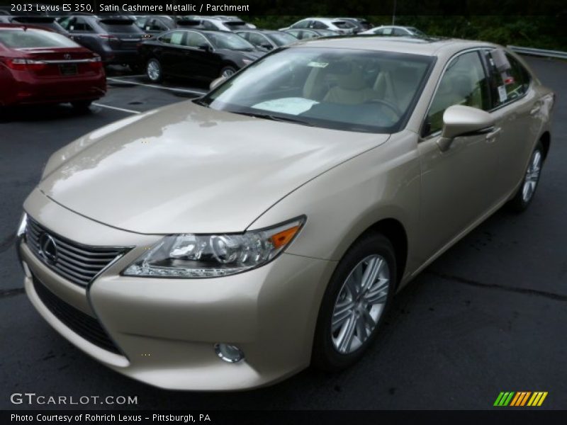 Front 3/4 View of 2013 ES 350