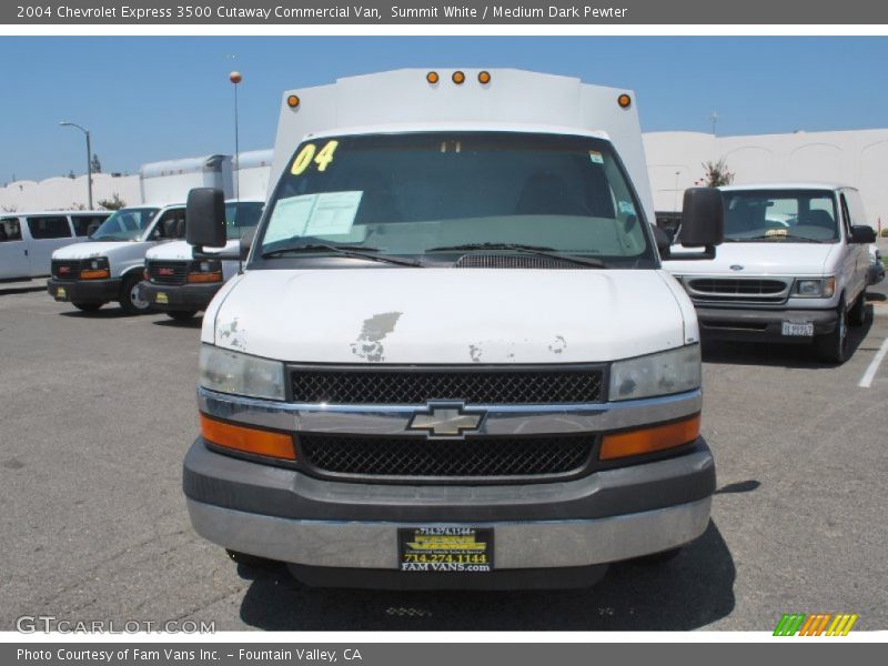 Summit White / Medium Dark Pewter 2004 Chevrolet Express 3500 Cutaway Commercial Van