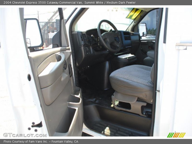 Summit White / Medium Dark Pewter 2004 Chevrolet Express 3500 Cutaway Commercial Van