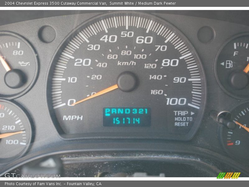 Summit White / Medium Dark Pewter 2004 Chevrolet Express 3500 Cutaway Commercial Van