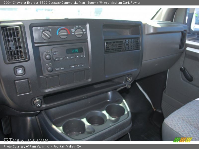 Summit White / Medium Dark Pewter 2004 Chevrolet Express 3500 Cutaway Commercial Van