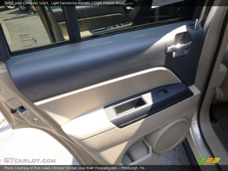 Light Sandstone Metallic / Light Pebble Beige 2009 Jeep Compass Sport