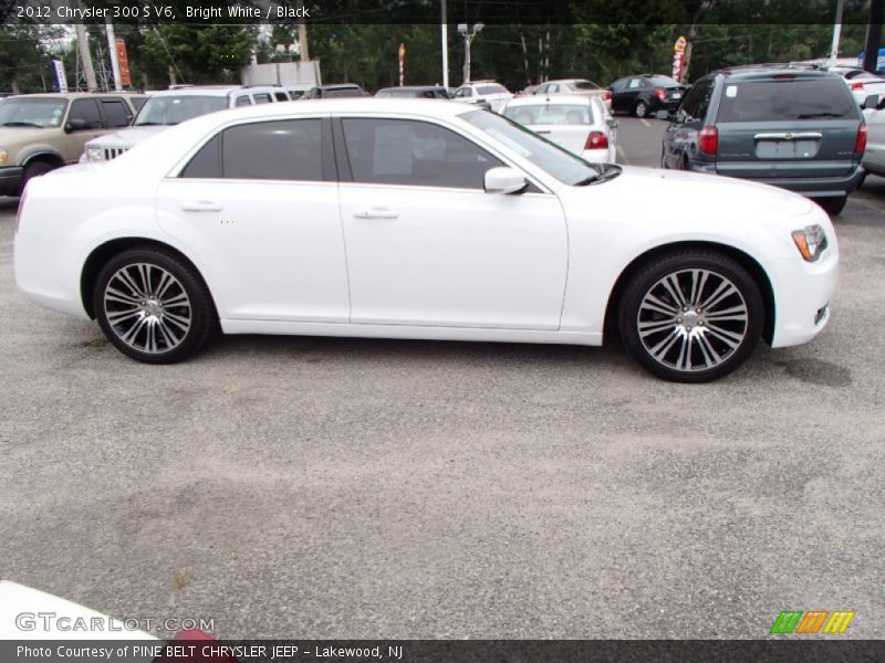 Bright White / Black 2012 Chrysler 300 S V6