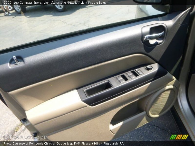 Light Sandstone Metallic / Light Pebble Beige 2009 Jeep Compass Sport