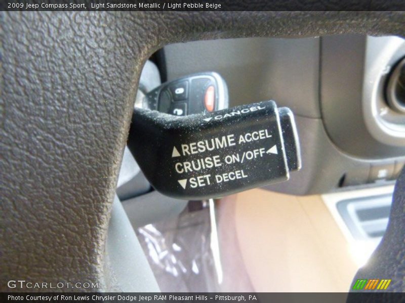 Light Sandstone Metallic / Light Pebble Beige 2009 Jeep Compass Sport