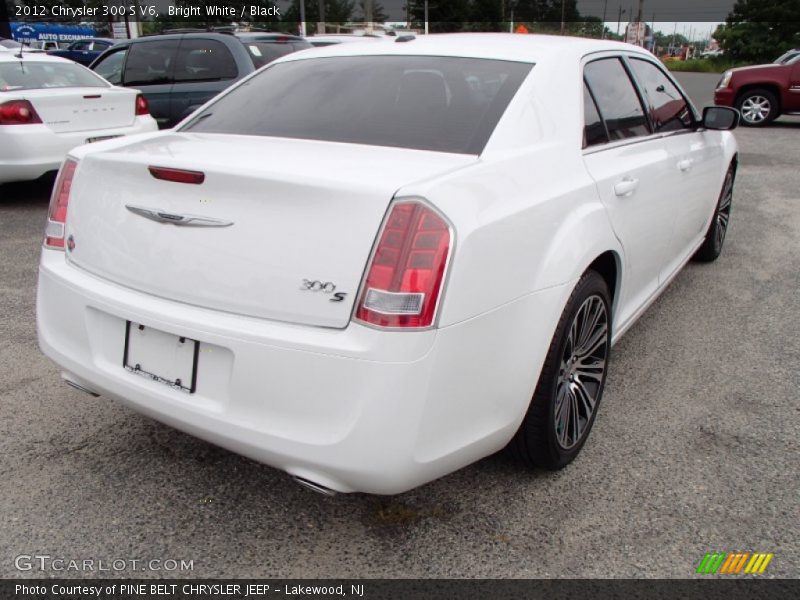 Bright White / Black 2012 Chrysler 300 S V6
