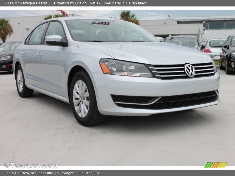 Reflex Silver Metallic / Titan Black 2014 Volkswagen Passat 2.5L Wolfsburg Edition