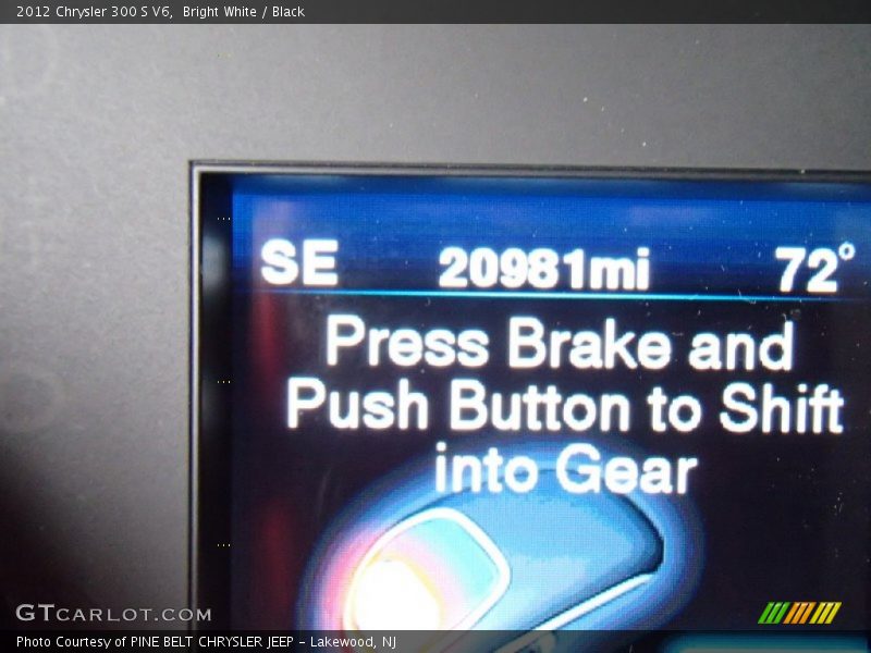 Bright White / Black 2012 Chrysler 300 S V6