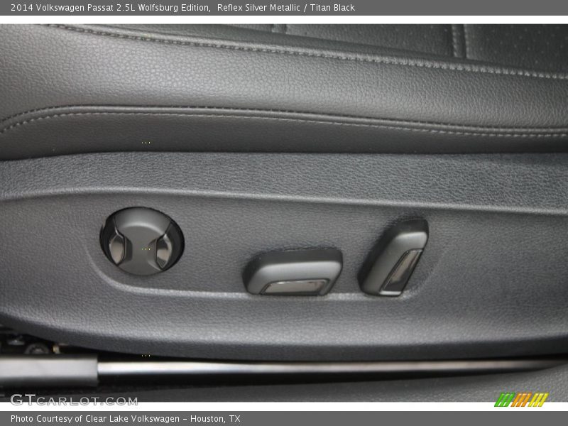 Reflex Silver Metallic / Titan Black 2014 Volkswagen Passat 2.5L Wolfsburg Edition