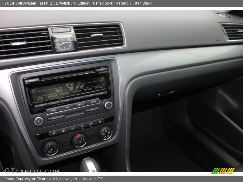 Reflex Silver Metallic / Titan Black 2014 Volkswagen Passat 2.5L Wolfsburg Edition