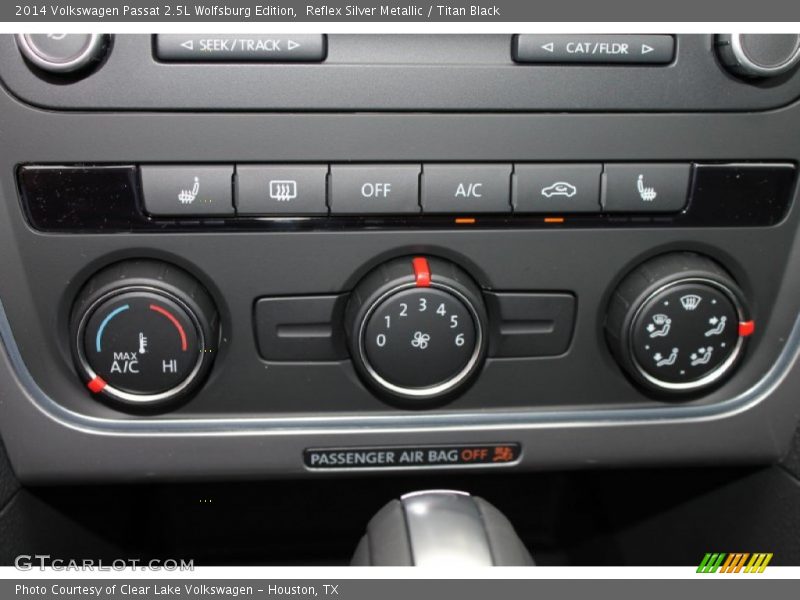 Reflex Silver Metallic / Titan Black 2014 Volkswagen Passat 2.5L Wolfsburg Edition