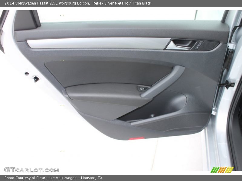 Reflex Silver Metallic / Titan Black 2014 Volkswagen Passat 2.5L Wolfsburg Edition
