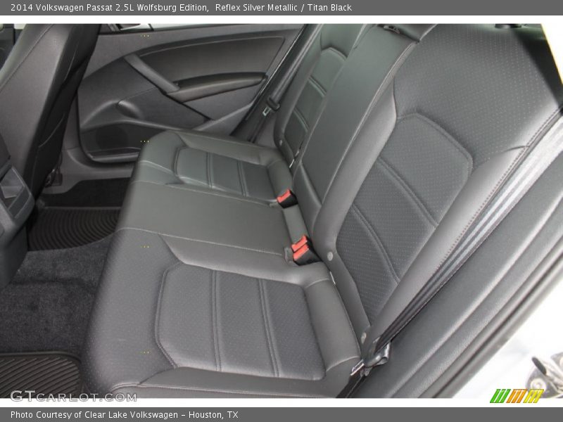 Reflex Silver Metallic / Titan Black 2014 Volkswagen Passat 2.5L Wolfsburg Edition