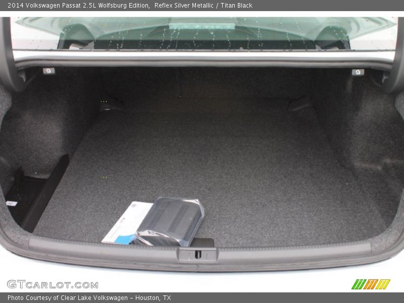 Reflex Silver Metallic / Titan Black 2014 Volkswagen Passat 2.5L Wolfsburg Edition