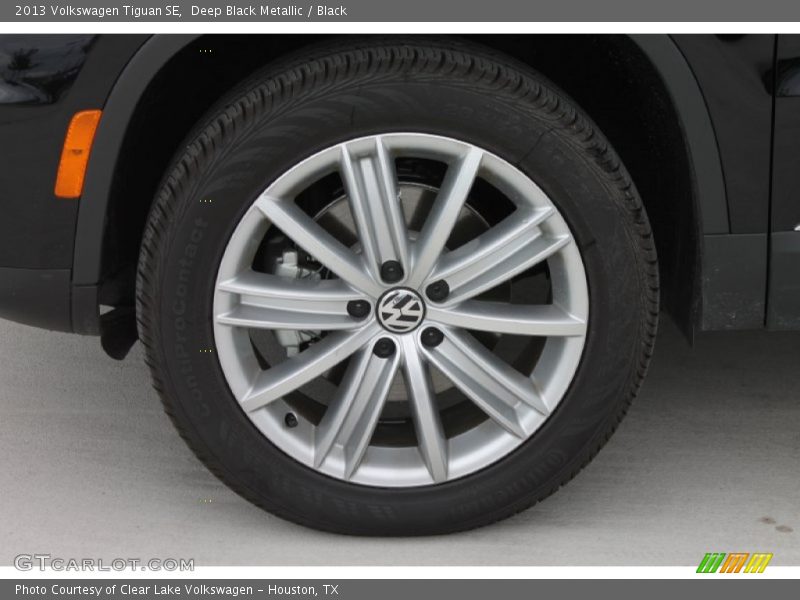 Deep Black Metallic / Black 2013 Volkswagen Tiguan SE