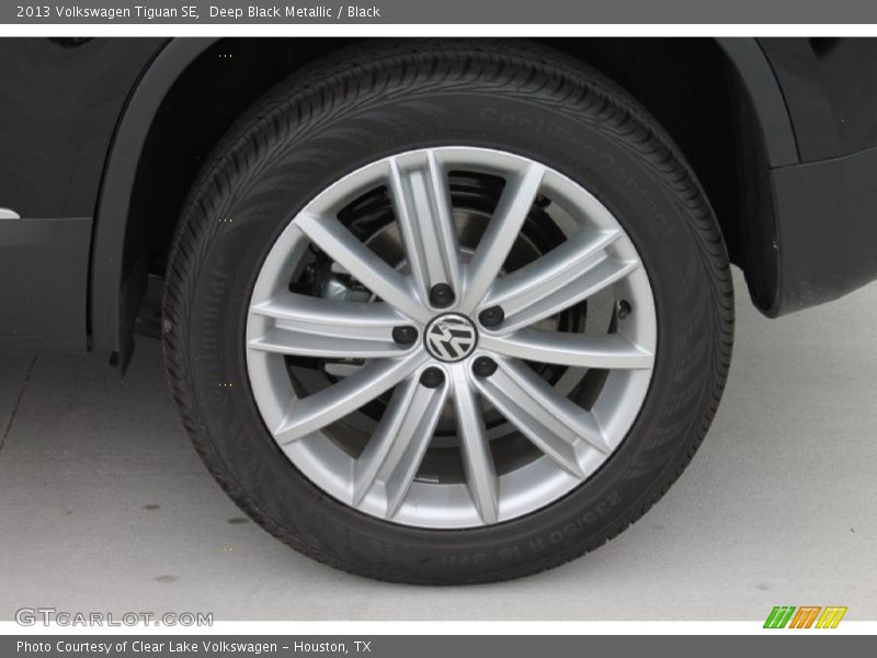 Deep Black Metallic / Black 2013 Volkswagen Tiguan SE