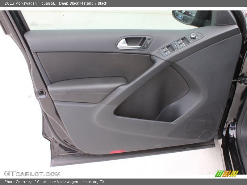 Deep Black Metallic / Black 2013 Volkswagen Tiguan SE