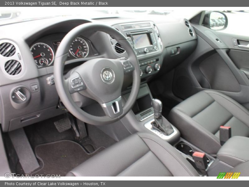 Deep Black Metallic / Black 2013 Volkswagen Tiguan SE