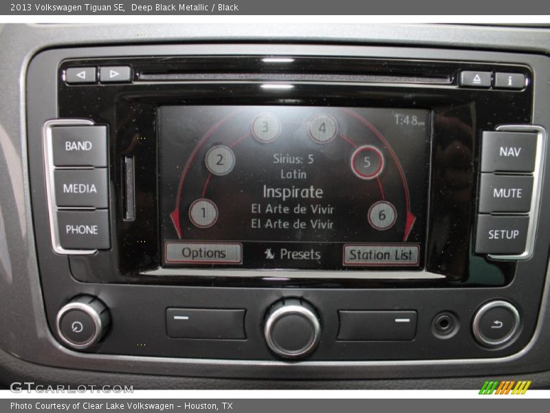 Deep Black Metallic / Black 2013 Volkswagen Tiguan SE