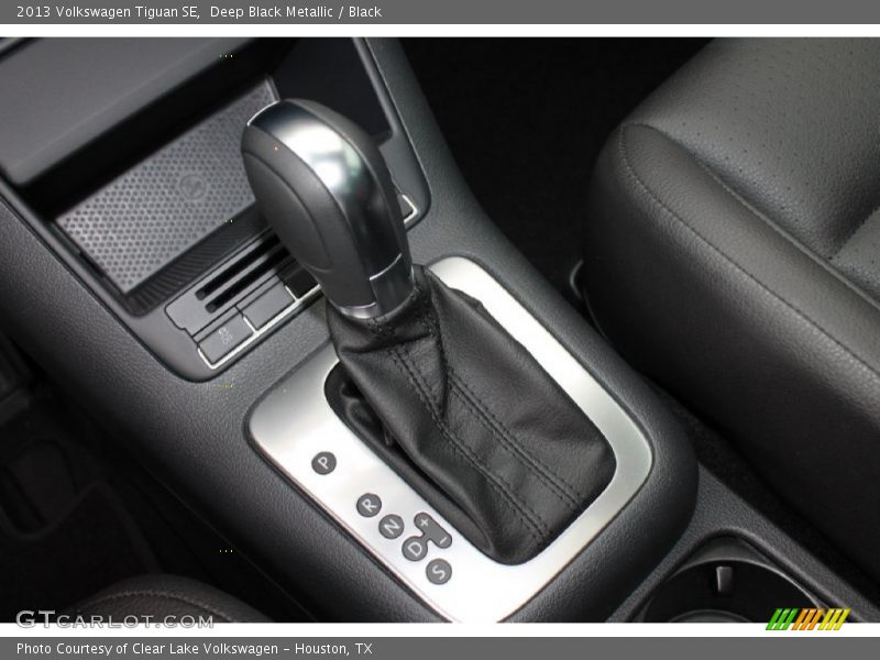 Deep Black Metallic / Black 2013 Volkswagen Tiguan SE