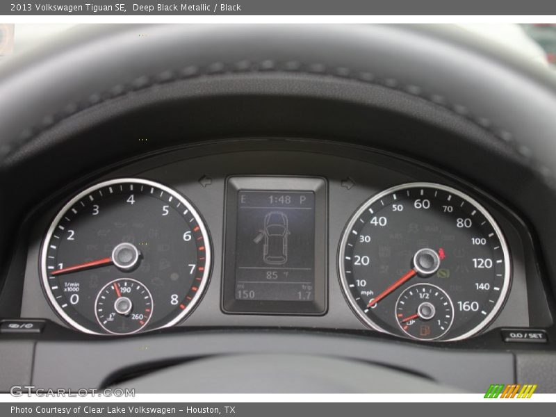 Deep Black Metallic / Black 2013 Volkswagen Tiguan SE