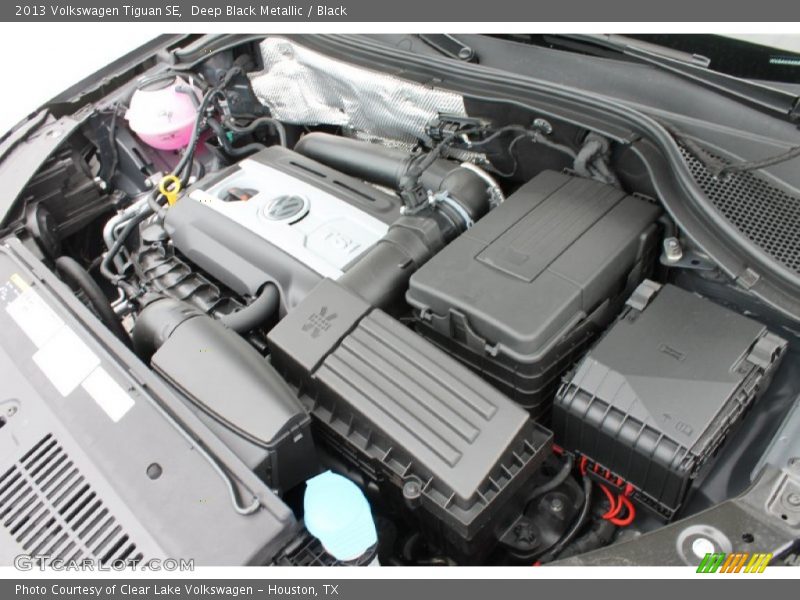 Deep Black Metallic / Black 2013 Volkswagen Tiguan SE