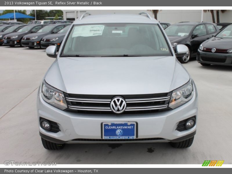 Reflex Silver Metallic / Black 2013 Volkswagen Tiguan SE