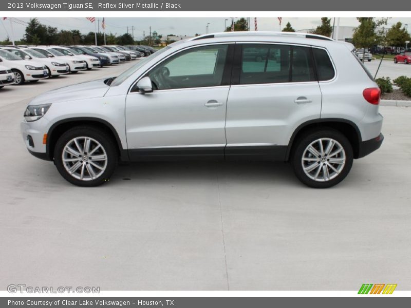Reflex Silver Metallic / Black 2013 Volkswagen Tiguan SE