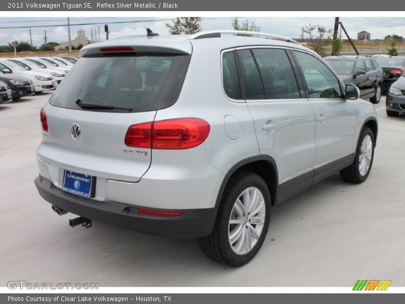 Reflex Silver Metallic / Black 2013 Volkswagen Tiguan SE