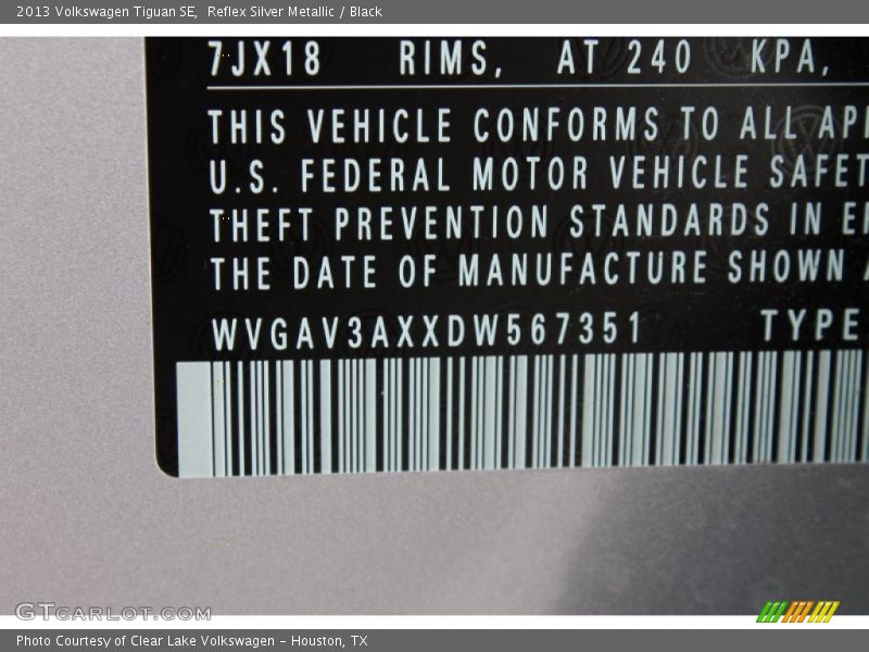 Reflex Silver Metallic / Black 2013 Volkswagen Tiguan SE