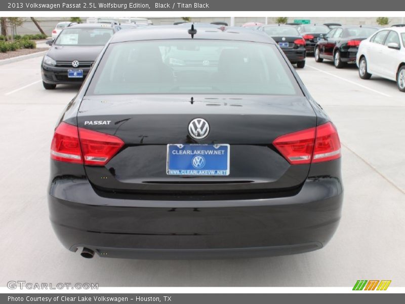 Black / Titan Black 2013 Volkswagen Passat 2.5L Wolfsburg Edition