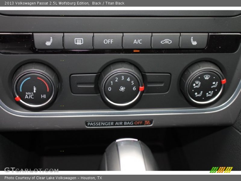 Black / Titan Black 2013 Volkswagen Passat 2.5L Wolfsburg Edition