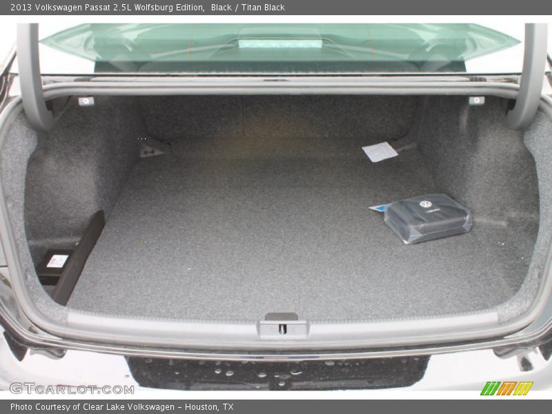 Black / Titan Black 2013 Volkswagen Passat 2.5L Wolfsburg Edition