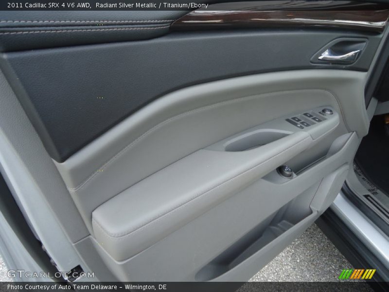 Radiant Silver Metallic / Titanium/Ebony 2011 Cadillac SRX 4 V6 AWD