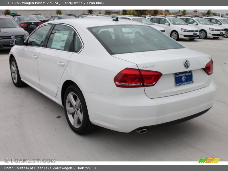 Candy White / Titan Black 2013 Volkswagen Passat 2.5L SE