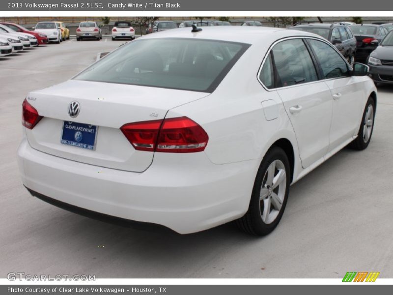 Candy White / Titan Black 2013 Volkswagen Passat 2.5L SE
