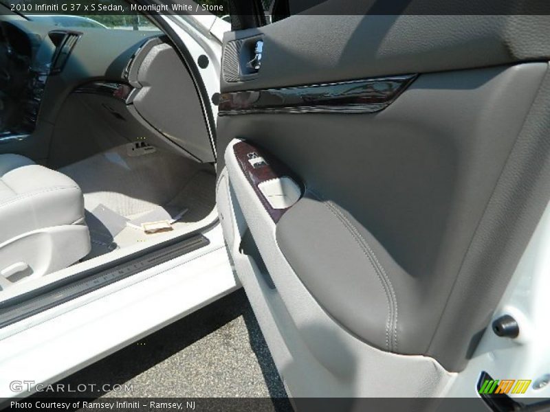 Moonlight White / Stone 2010 Infiniti G 37 x S Sedan