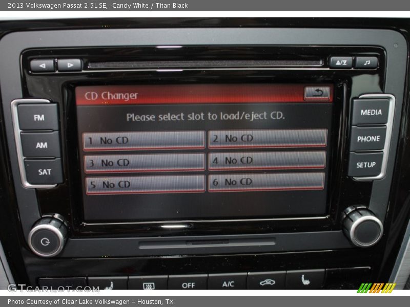 Candy White / Titan Black 2013 Volkswagen Passat 2.5L SE