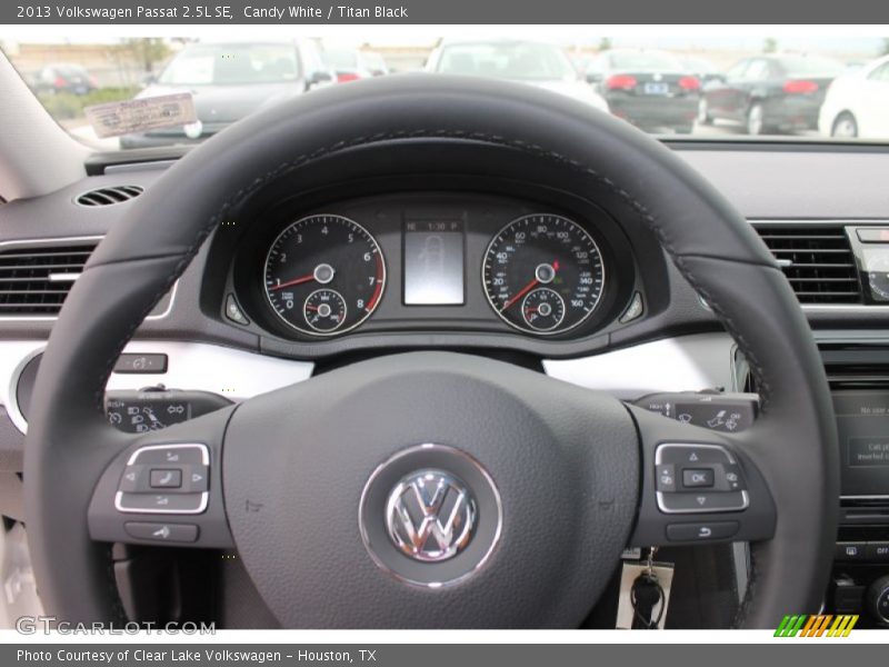 Candy White / Titan Black 2013 Volkswagen Passat 2.5L SE
