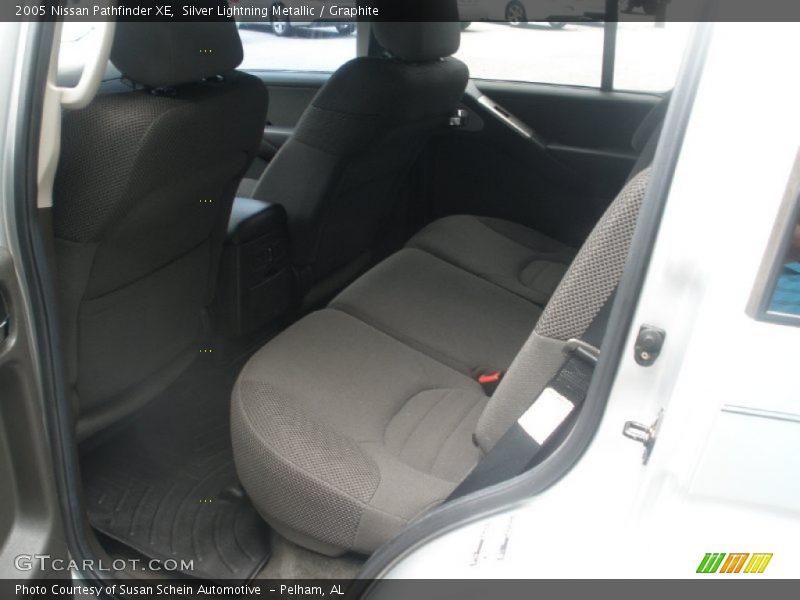 Silver Lightning Metallic / Graphite 2005 Nissan Pathfinder XE