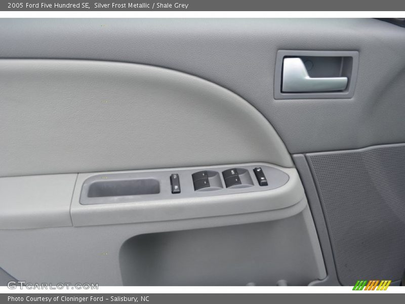 Silver Frost Metallic / Shale Grey 2005 Ford Five Hundred SE