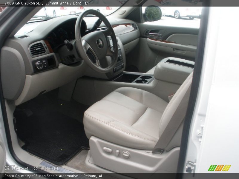 Summit White / Light Tan 2009 GMC Yukon SLT
