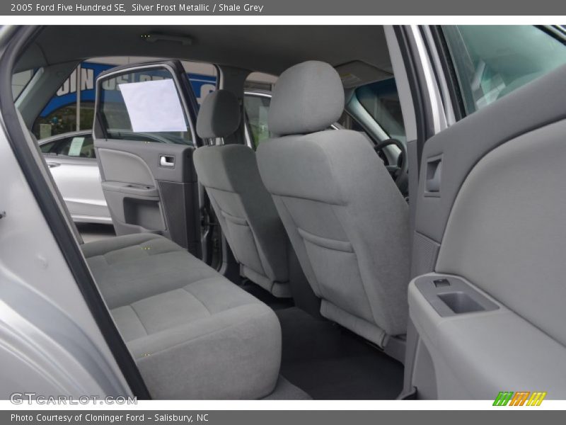 Silver Frost Metallic / Shale Grey 2005 Ford Five Hundred SE