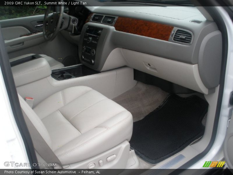 Summit White / Light Tan 2009 GMC Yukon SLT