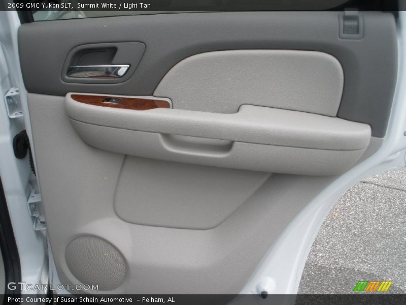 Summit White / Light Tan 2009 GMC Yukon SLT