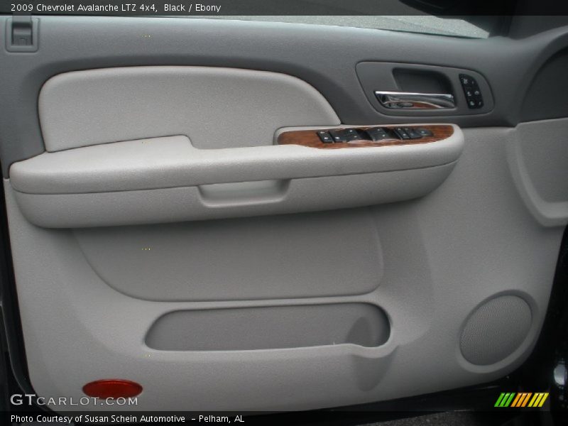 Black / Ebony 2009 Chevrolet Avalanche LTZ 4x4