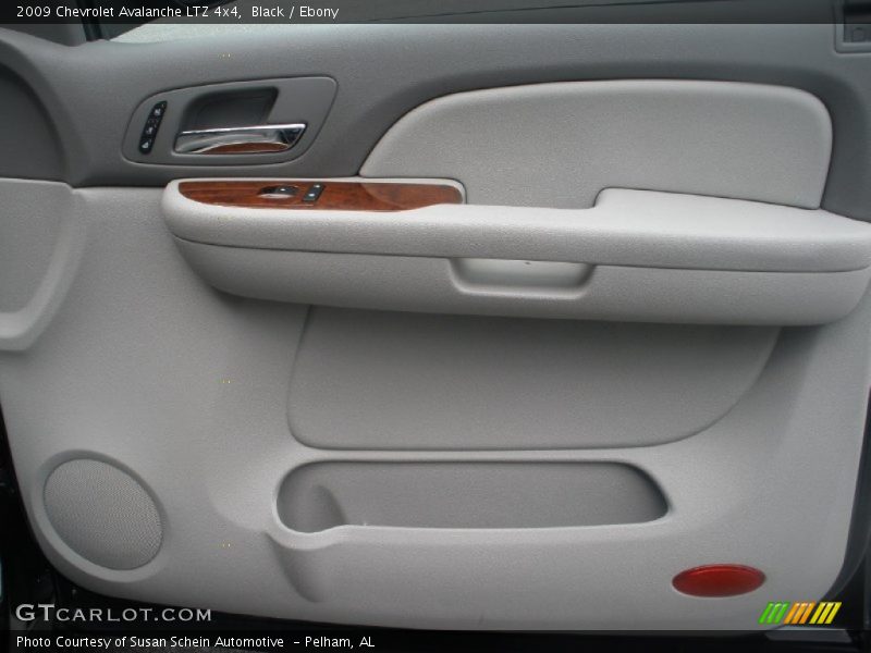 Black / Ebony 2009 Chevrolet Avalanche LTZ 4x4