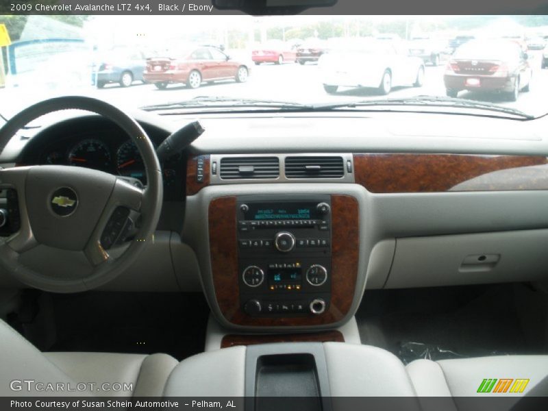 Black / Ebony 2009 Chevrolet Avalanche LTZ 4x4