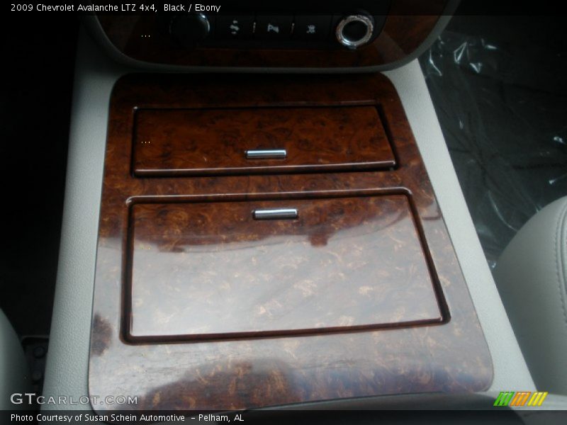 Black / Ebony 2009 Chevrolet Avalanche LTZ 4x4
